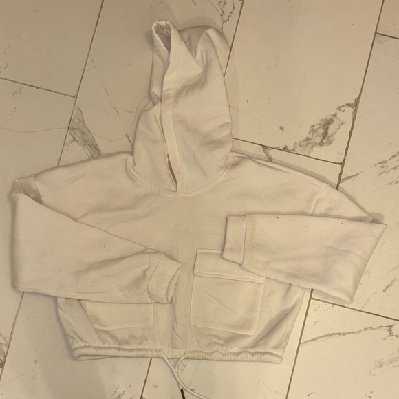 New Look White Hoodie with Front Pockets - Picture 3 of 3